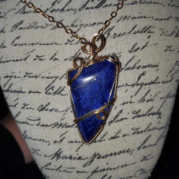 GORGEOUS Royal Blue Lapis Lazuli Stone wrapped in 14KT Gold (filled) wire - Picture 5 of 7